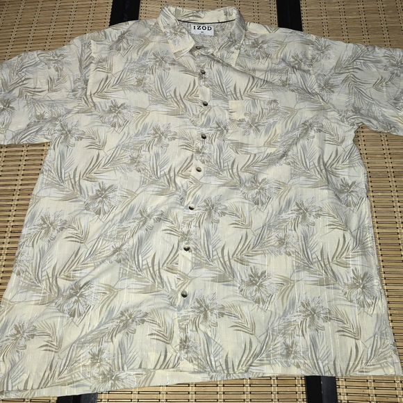 Izod Other - Leaf Print Button Down Shirt